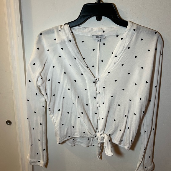Rails Sloane button down, heart print, ties at waist, white and black, size XS - Picture 5 of 11